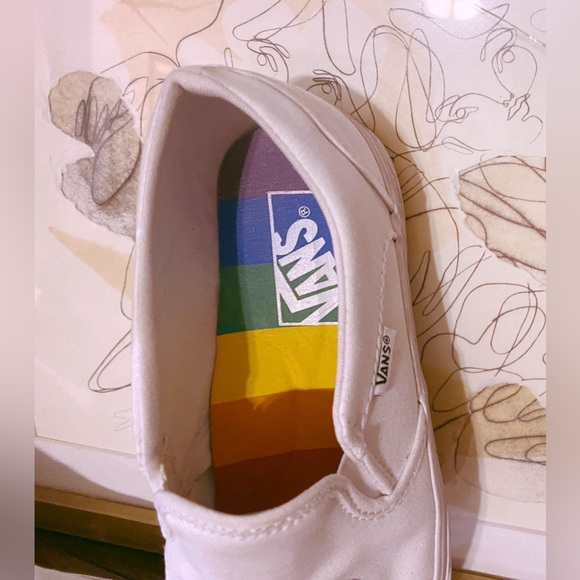 Vans Pride Rainbow Heart Sneakers (Retail $80) - Picture 4 of 8
